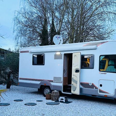 Terrain De Loisirs En Plein Centre De Lievin Camping Car ภายนอก รูปภาพ