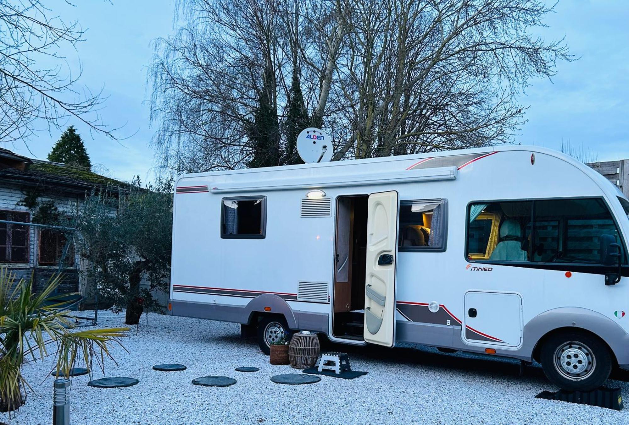 Terrain De Loisirs En Plein Centre De Lievin Camping Car ภายนอก รูปภาพ