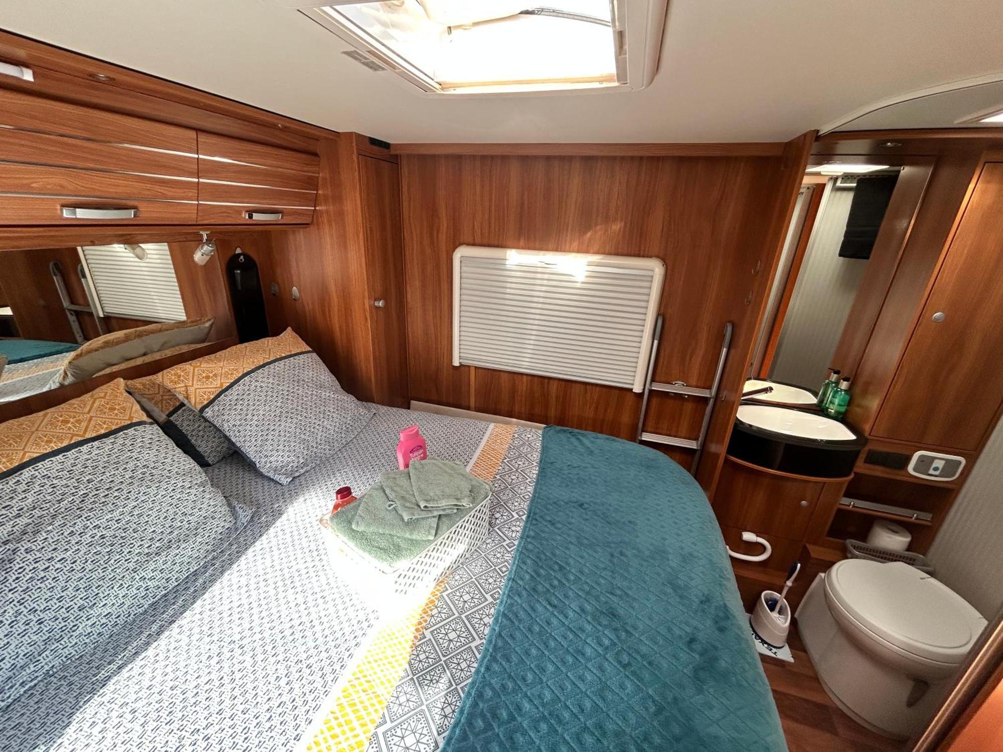 Terrain De Loisirs En Plein Centre De Lievin Camping Car ภายนอก รูปภาพ