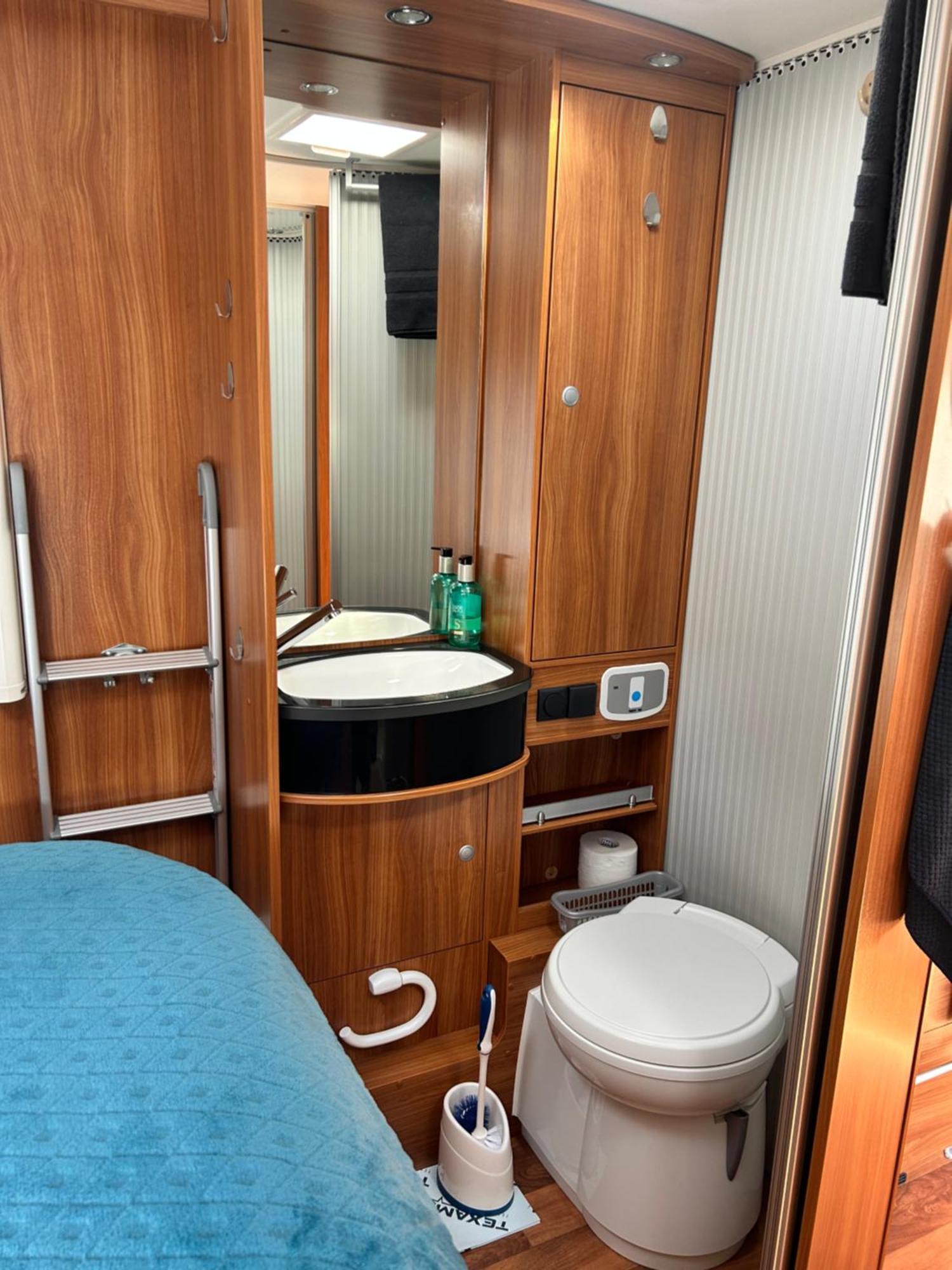 Terrain De Loisirs En Plein Centre De Lievin Camping Car ภายนอก รูปภาพ