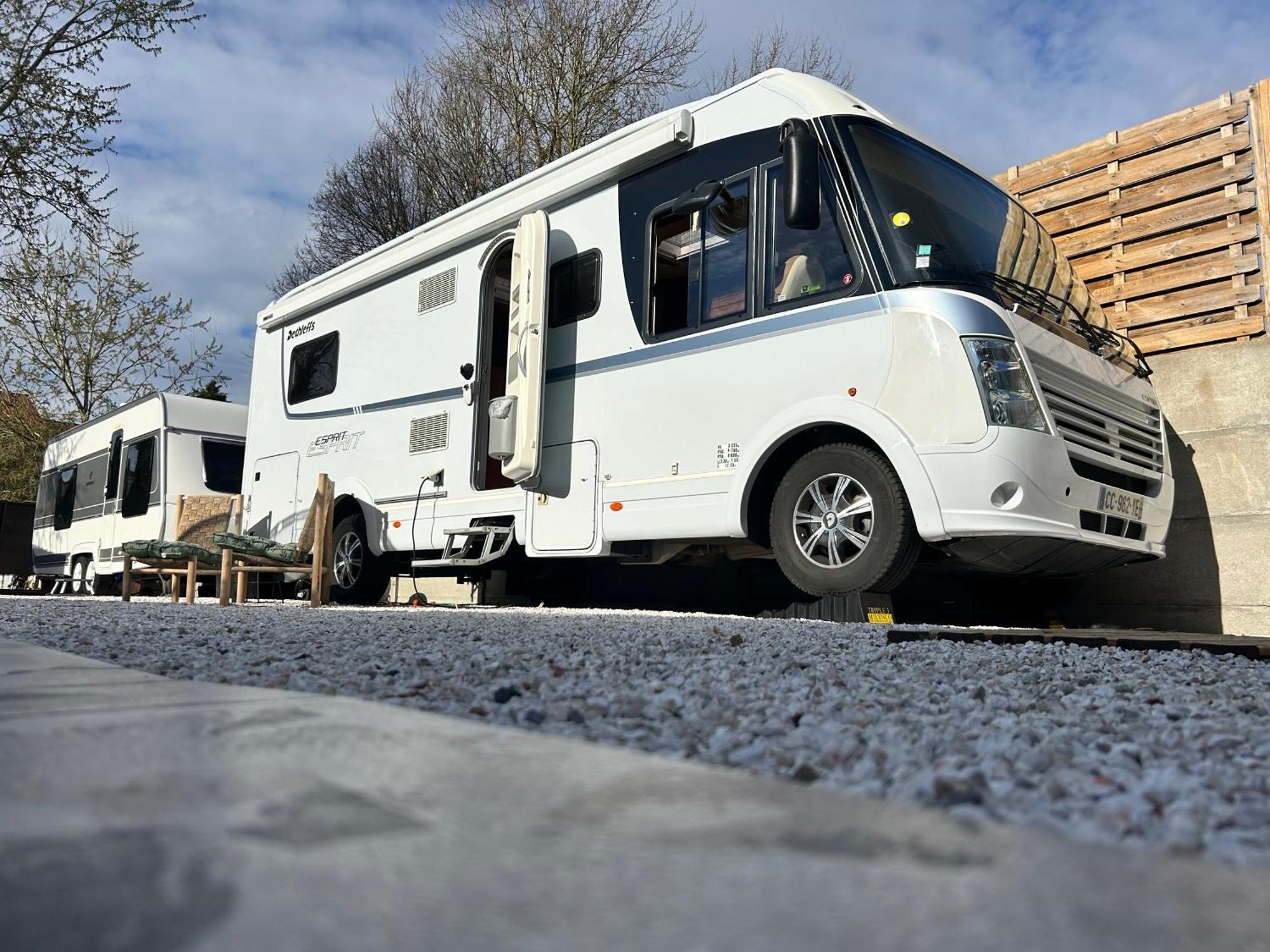 Terrain De Loisirs En Plein Centre De Lievin Camping Car ภายนอก รูปภาพ